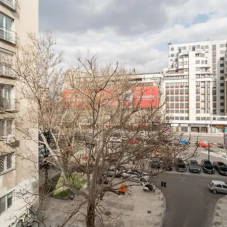 Tropical Jungle Oasis Near Center 2br Balcony *
