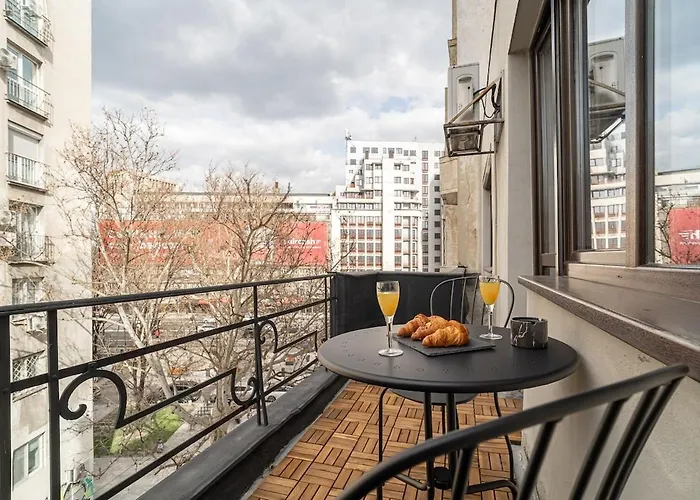 Tropical Jungle Oasis Near Center 2br Balcony *