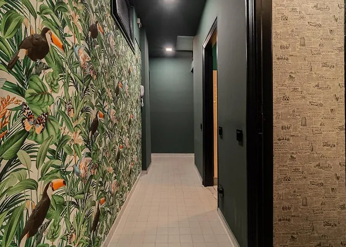 Tropical Jungle Oasis Near Center 2br Balcony Apartment *