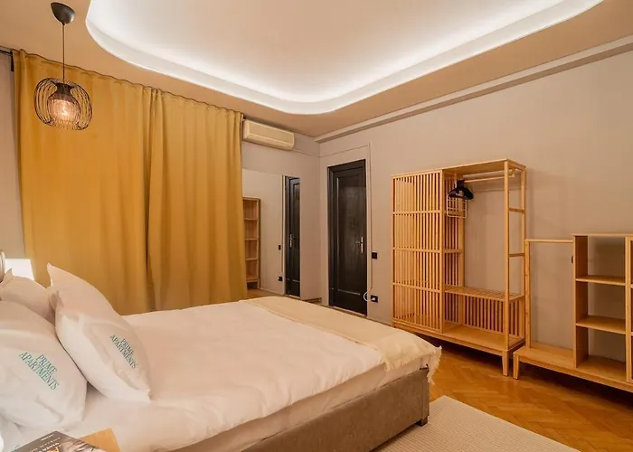 Apartment Tropical Jungle Oasis Near Center 2br Balcony *