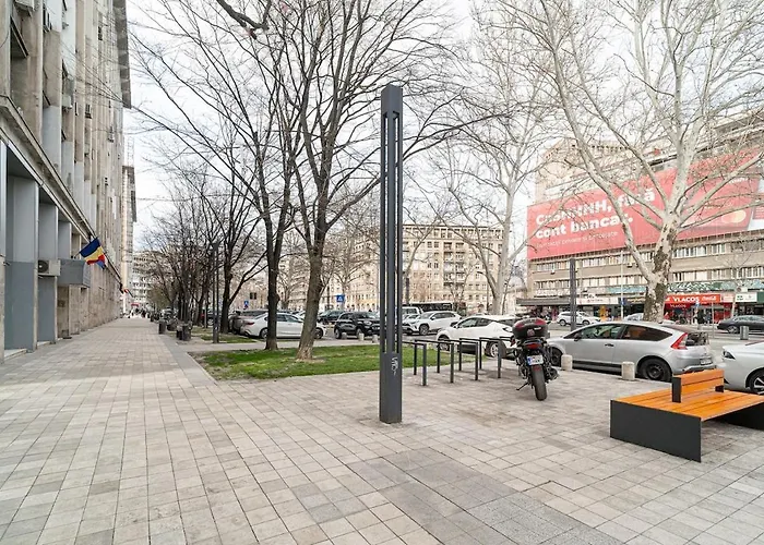 Tropical Jungle Oasis Near Center 2br Balcony Bucharest