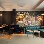 Apartman Tropical Jungle Oasis Near Center 2br Balcony *